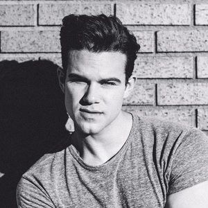 Meet your Posher, Zeke